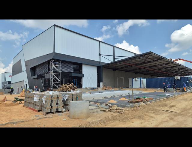 7,283M² WAREHOUSE TO LET IN JET PARK